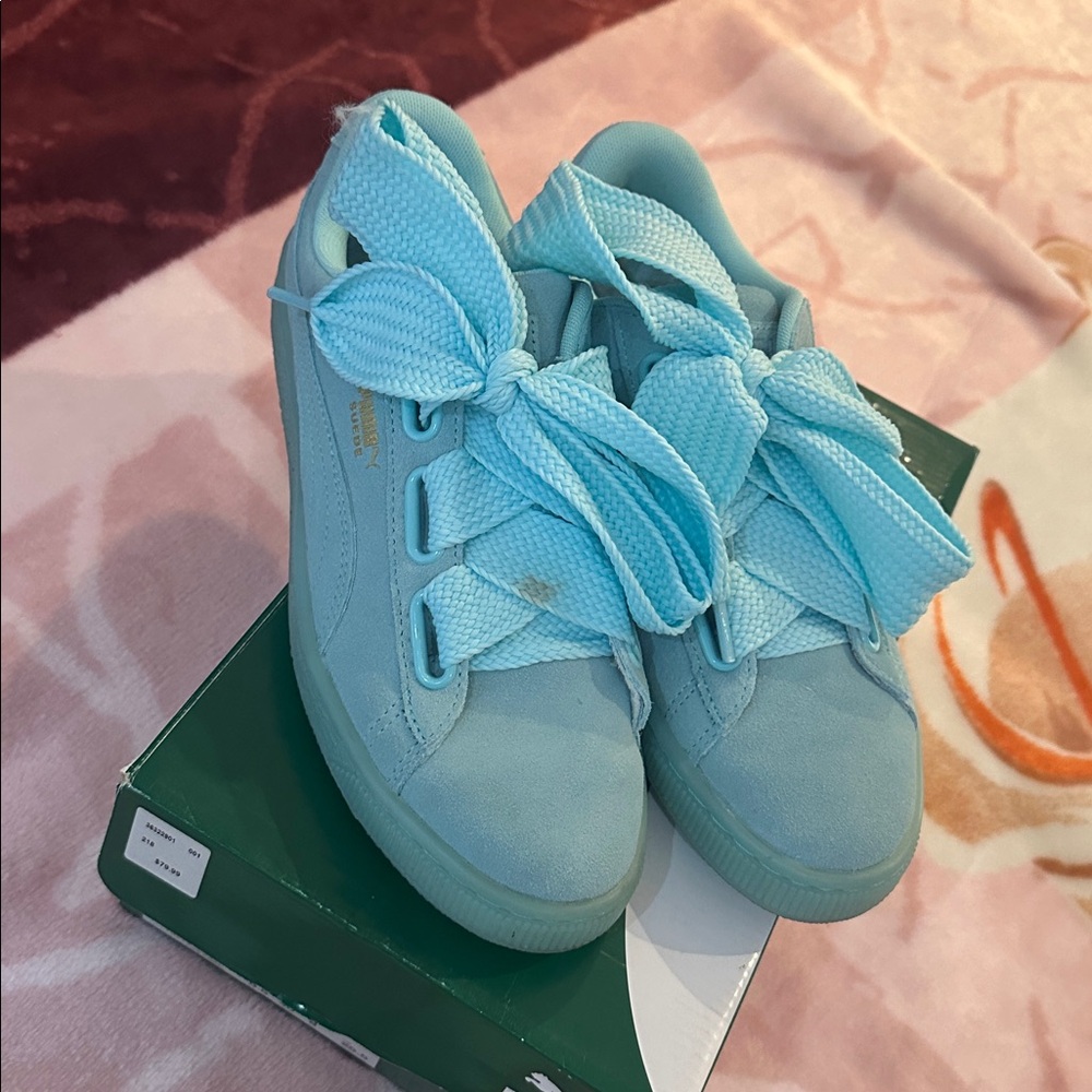 Puma Suede Heart Reset Sneakers